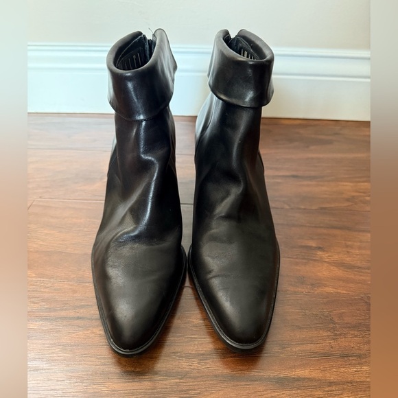 Amalfi Italy Short Black Leather Boots- Size 8, Sophisticated and Sexy - Picture 1 of 10